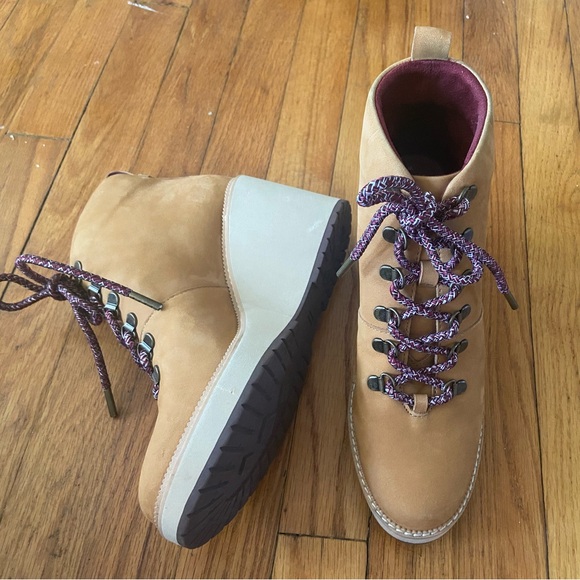 Toms Shoes - TOM’s ‘MELROSE’ SUEDE LEATHER WEDGE LACE UP BOOT- TIMBERLAND STYLE. Sz8 NWOB